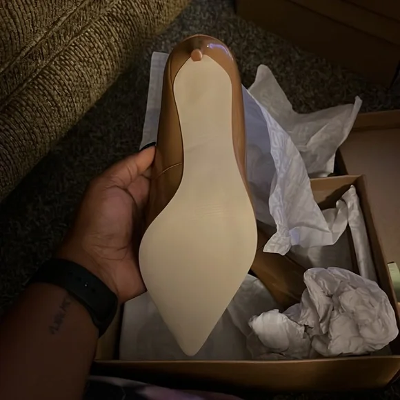 STEVE MADDEN Camel Patent Heel. - Picture 4 of 4